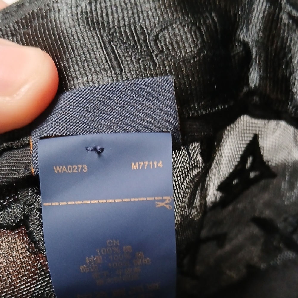 Louis Vuitton Black Monogram Cap - Picture 7 of 7